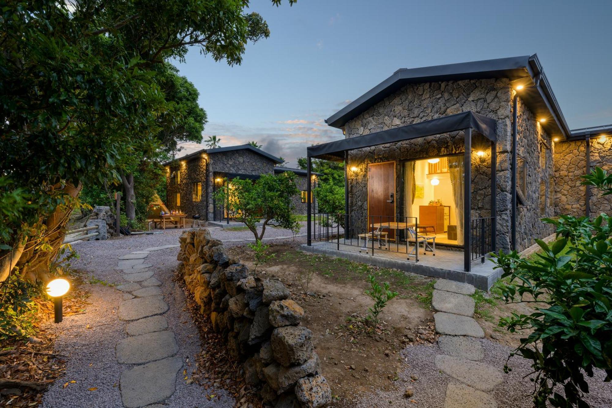 Wol Yeong Sa Gye Villa Seogwipo Exterior photo